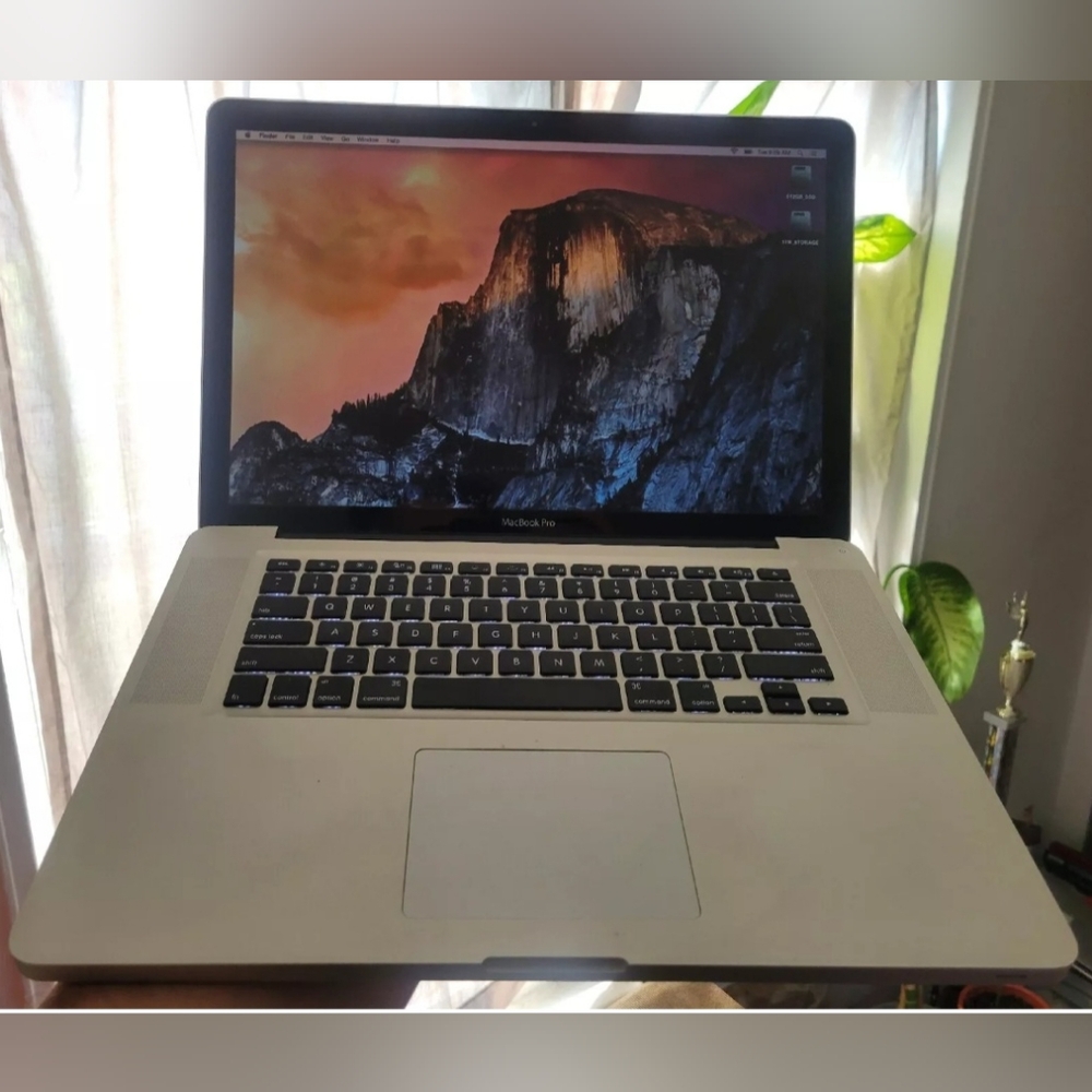 Apple MacBook Pro 15" 2012 i7 2.3GHz 16GB 512 GB SSD +SSD 1TB SSD Yosemite Clean
